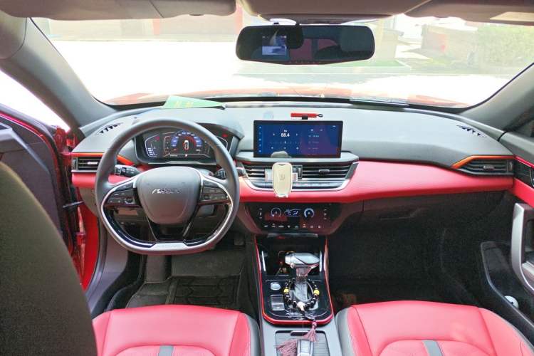 Used Dongfeng Aeolus Yixuan 2021 230T Automatic Zuiying Knight Edition Center Console