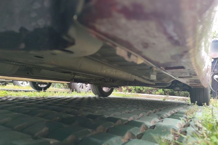 Used Dongfeng Aeolus Yixuan 2021 230T Automatic Zuiying Knight Edition Chassis Front Left