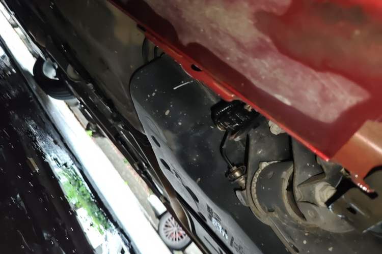 Used Dongfeng Aeolus Yixuan 2021 230T Automatic Zuiying Knight Edition Chassis Rear Left