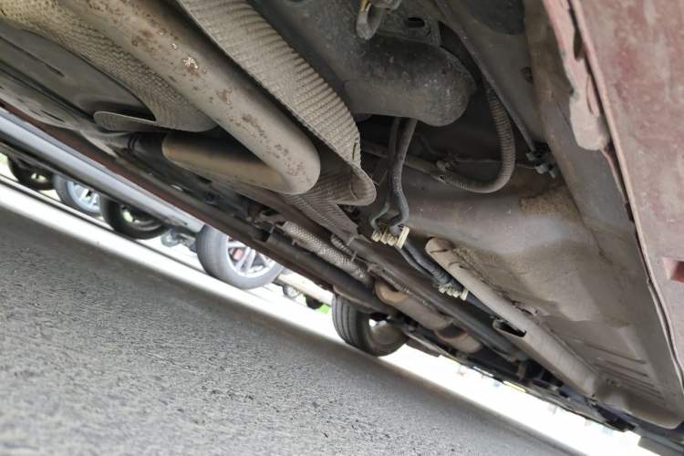 Used Dongfeng Aeolus Yixuan 2021 230T Automatic Zuiying Knight Edition Chassis Rear Right