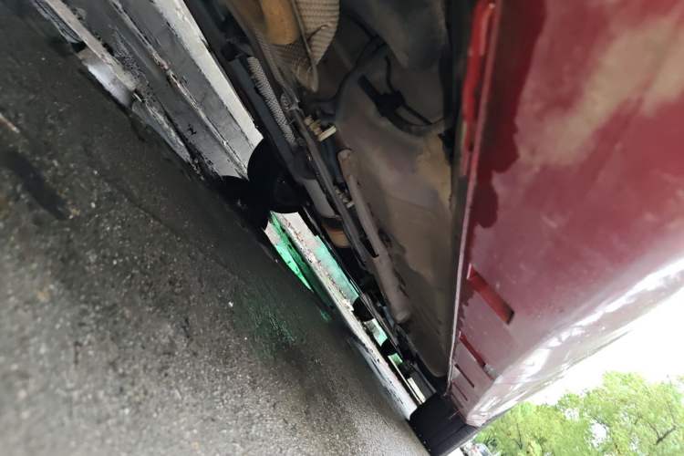 Used Dongfeng Aeolus Yixuan 2021 230T Automatic Zuiying Knight Edition Chassis Rear Right