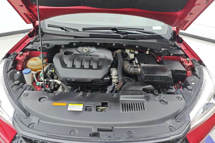 Used Dongfeng Aeolus Yixuan 2021 230T Automatic Zuiying Knight Edition Engine Bay
