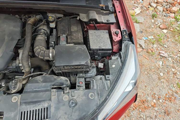 Used Dongfeng Aeolus Yixuan 2021 230T Automatic Zuiying Knight Edition Engine Bay Left