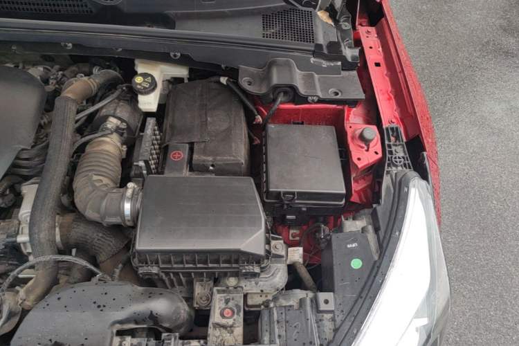 Used Dongfeng Aeolus Yixuan 2021 230T Automatic Zuiying Knight Edition Engine Bay Left