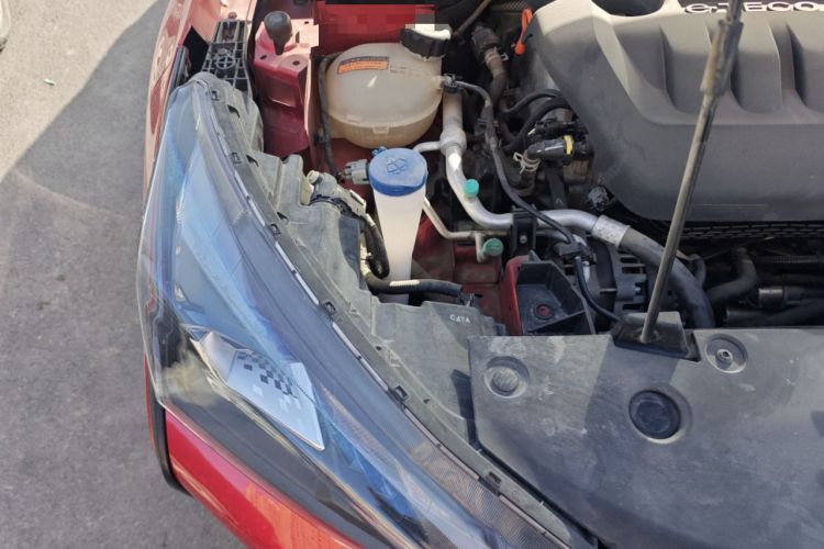 Used Dongfeng Aeolus Yixuan 2021 230T Automatic Hunter Edition Engine Bay Right