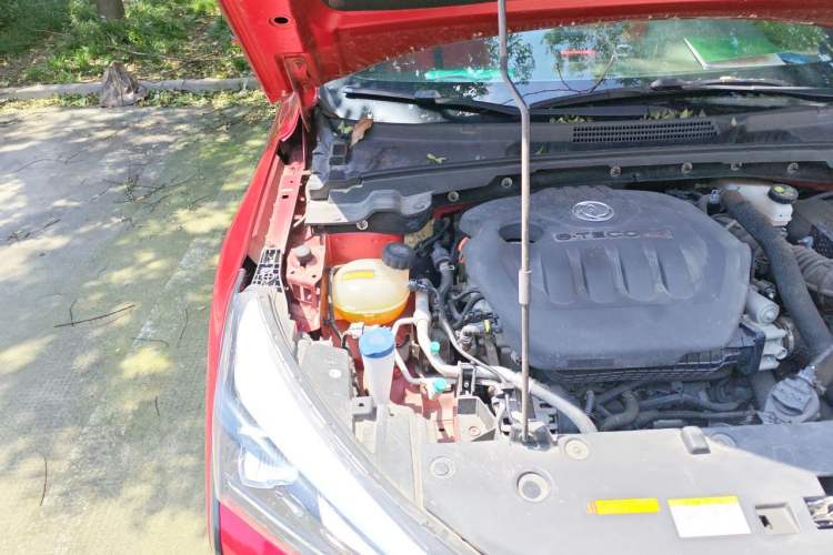 Used Dongfeng Aeolus Yixuan 2021 230T Automatic Zuiying Knight Edition Engine Bay Right