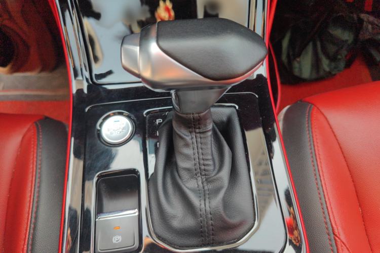 Used Dongfeng Aeolus Yixuan 2021 230T Automatic Hunter Edition Gear Lever
