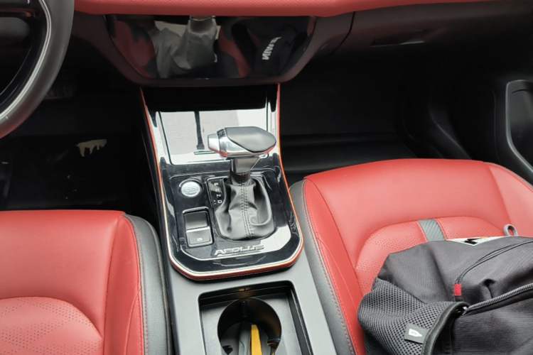 Used Dongfeng Aeolus Yixuan 2021 230T Automatic Zuiying Knight Edition Gear Lever