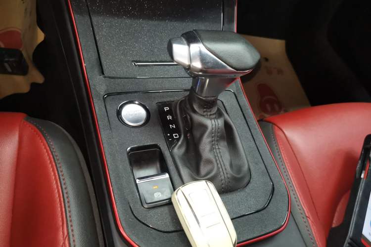 Used Dongfeng Aeolus Yixuan 2021 230T Automatic Hunter Edition Gear Lever