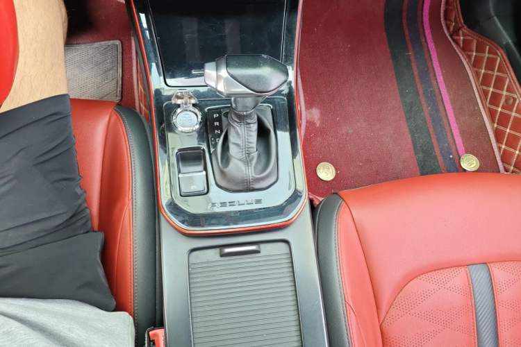 Used Dongfeng Aeolus Yixuan 2021 230T Automatic Zuiying Knight Edition Gear Lever