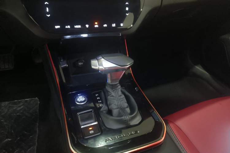 Used Dongfeng Aeolus Yixuan 2021 230T Automatic Zuiying Knight Edition Gear Lever