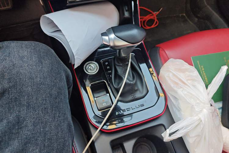 Used Dongfeng Aeolus Yixuan 2021 230T Automatic Hunter Edition Gear Lever
