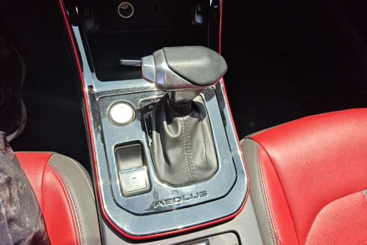 Used Dongfeng Aeolus Yixuan 2021 230T Automatic Zuiying Knight Edition Gear Lever