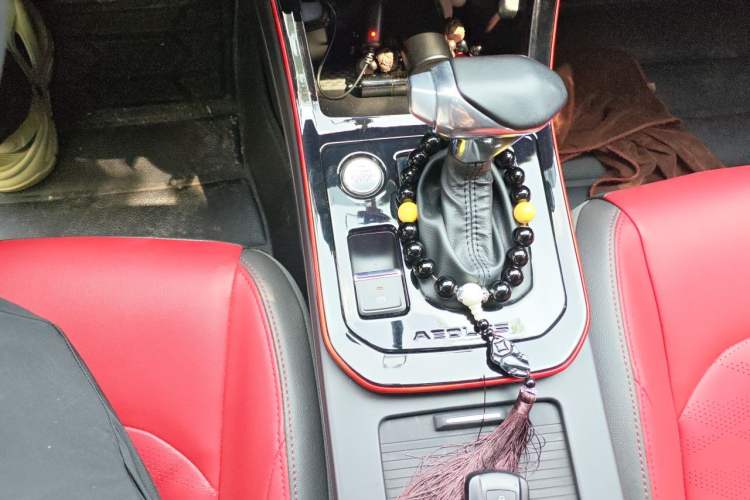 Used Dongfeng Aeolus Yixuan 2021 230T Automatic Zuiying Knight Edition Gear Lever