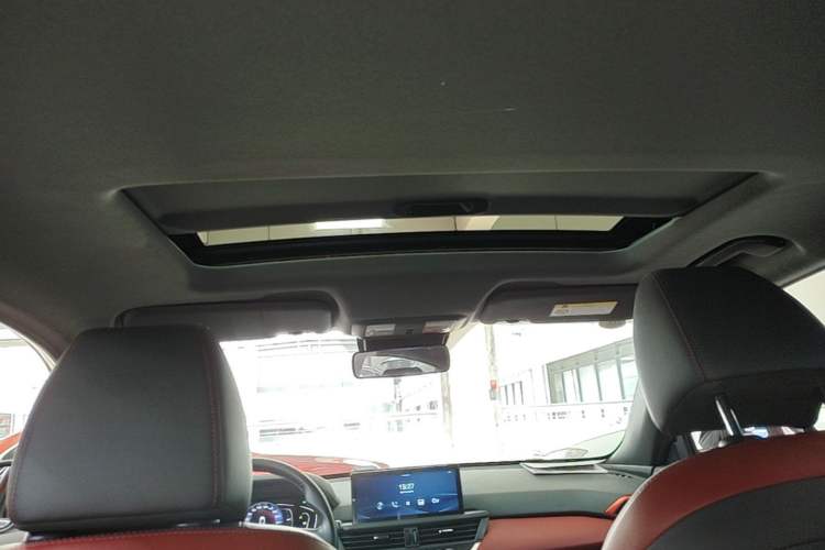 Used Dongfeng Aeolus Yixuan 2021 230T Automatic Hunter Edition Headliner