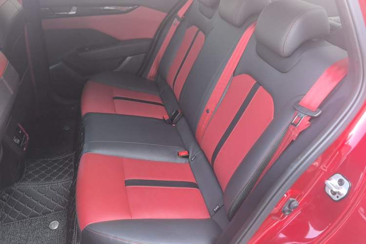 Used Dongfeng Aeolus Yixuan 2021 230T Automatic Dream-Chasing Rider Edition Interior 1