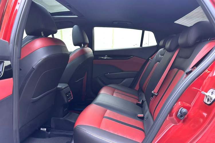 Used Dongfeng Aeolus Yixuan 2021 230T Automatic Zuiying Knight Edition Interior 2