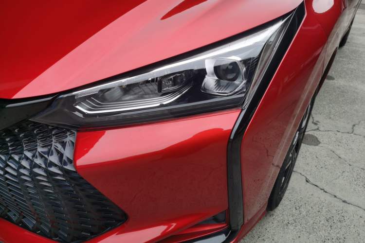 Used Dongfeng Aeolus Yixuan 2021 230T Automatic Zuiying Knight Edition Left Front Headlight