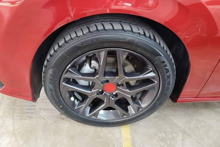 Used Dongfeng Aeolus Yixuan 2021 230T Automatic Hunter Edition Left Front Wheel Hub