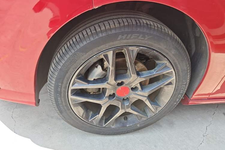 Used Dongfeng Aeolus Yixuan 2021 230T Automatic Zuiying Knight Edition Left Front Wheel Hub