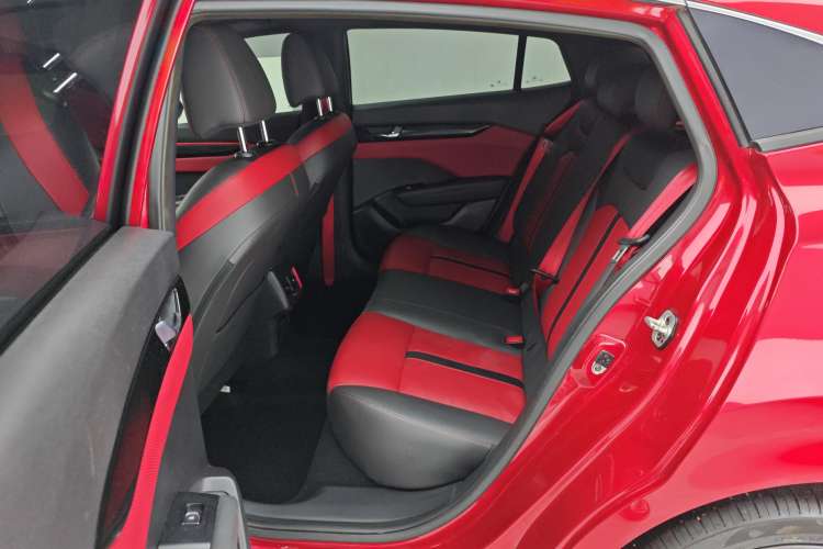 Used Dongfeng Aeolus Yixuan 2021 230T Automatic Zuiying Knight Edition Left Rear Seat