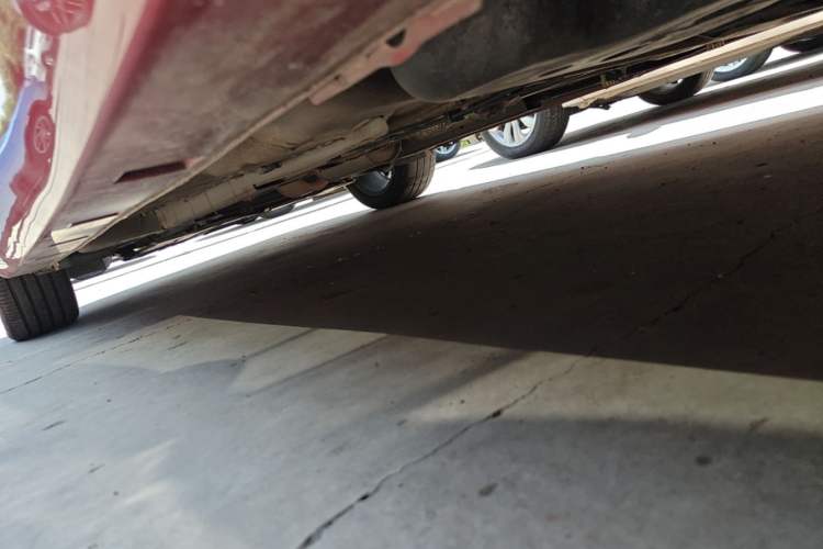 Used Dongfeng Aeolus Yixuan 2021 230T Automatic Zuiying Knight Edition Left Side Sill