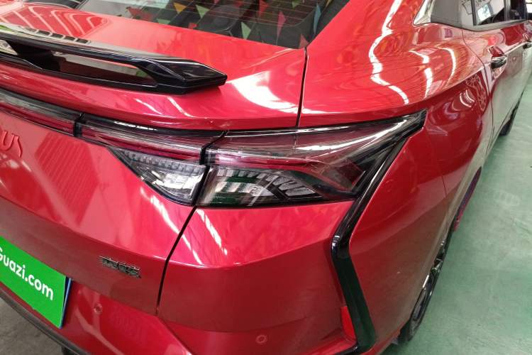 Used Dongfeng Aeolus Yixuan 2021 230T Automatic Zuiying Knight Edition Right Rear Taillight