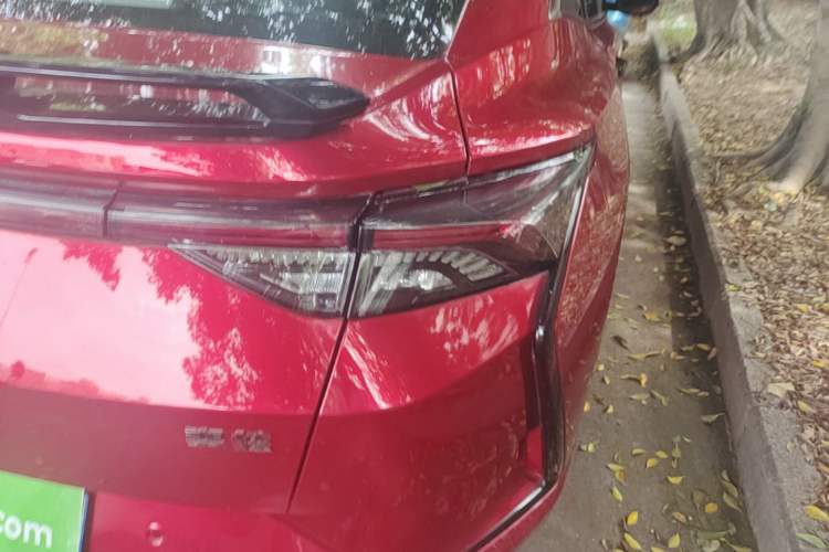 Used Dongfeng Aeolus Yixuan 2021 230T Automatic Zuiying Knight Edition Right Rear Taillight