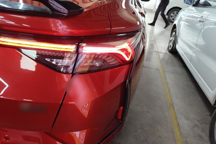 Used Dongfeng Aeolus Yixuan 2021 230T Automatic Hunter Edition Right Rear Taillight