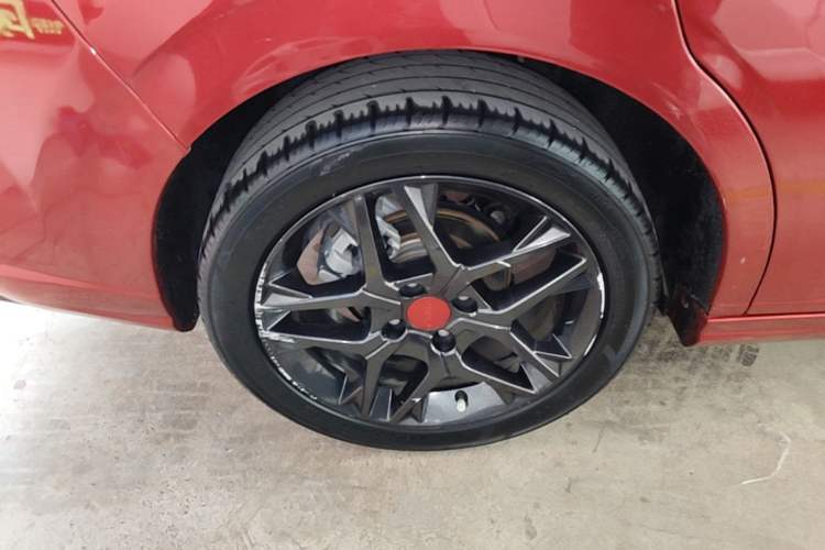 Used Dongfeng Aeolus Yixuan 2021 230T Automatic Hunter Edition Right Rear Wheel Hub