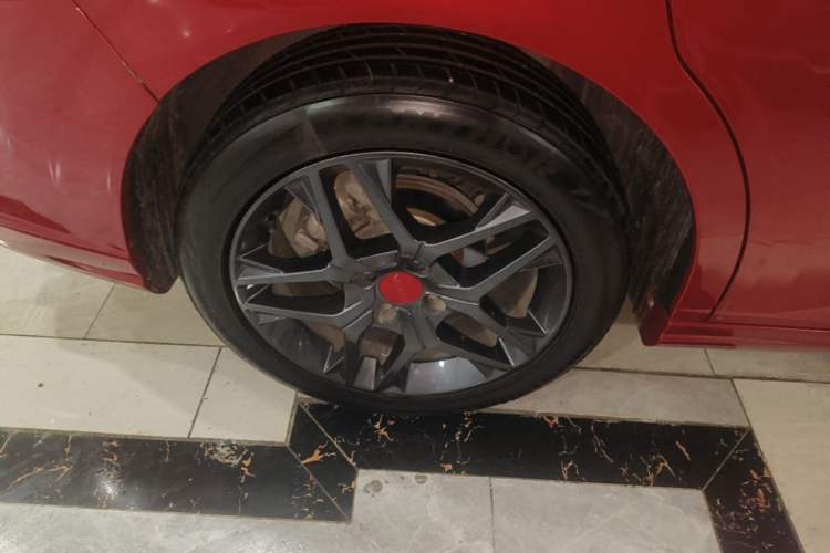 Used Dongfeng Aeolus Yixuan 2021 230T Automatic Zuiying Knight Edition Right Rear Wheel Hub