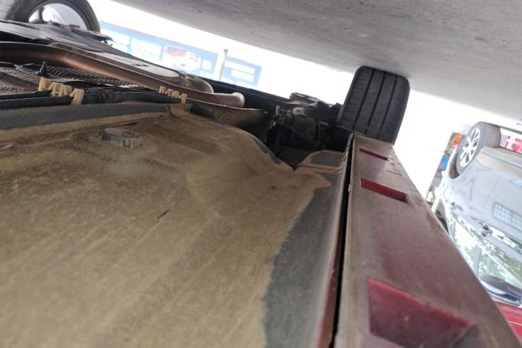 Used Dongfeng Aeolus Yixuan 2021 230T Automatic Zuiying Knight Edition Right Side Sill