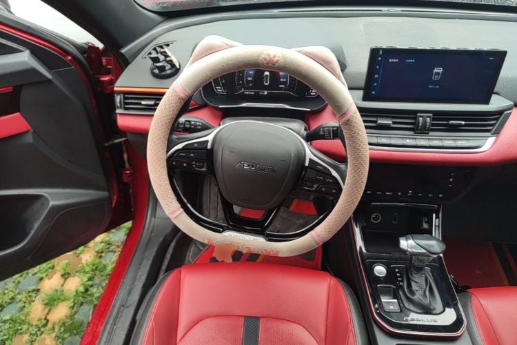 Used Dongfeng Aeolus Yixuan 2021 230T Automatic Zuiying Knight Edition Steering Wheel