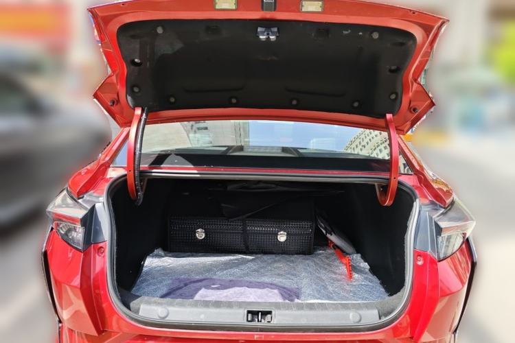 Used Dongfeng Aeolus Yixuan 2021 230T Automatic Zuiying Knight Edition Trunk