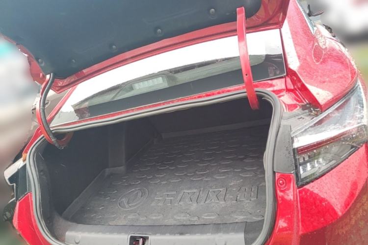 Used Dongfeng Aeolus Yixuan 2021 230T Automatic Zuiying Knight Edition Trunk