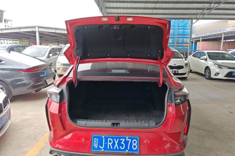 Used Dongfeng Aeolus Yixuan 2021 230T Automatic Zuiying Knight Edition Trunk