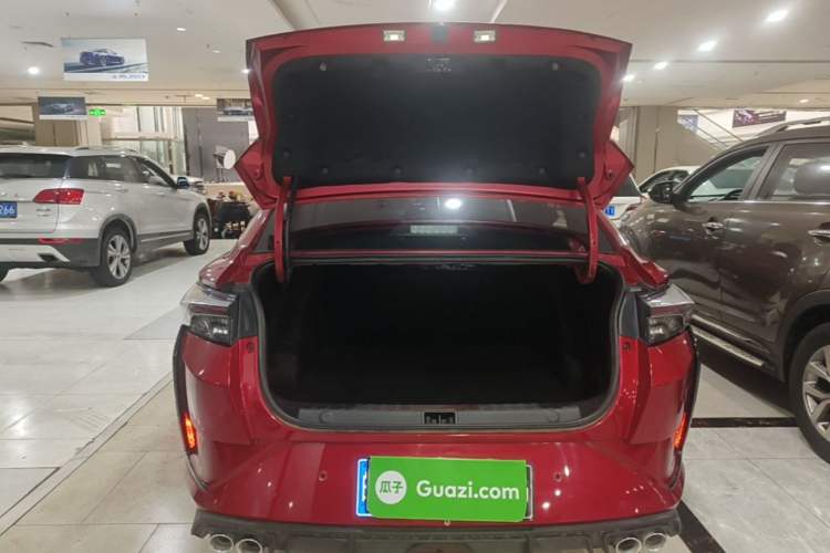 Used Dongfeng Aeolus Yixuan 2021 230T Automatic Zuiying Knight Edition Trunk