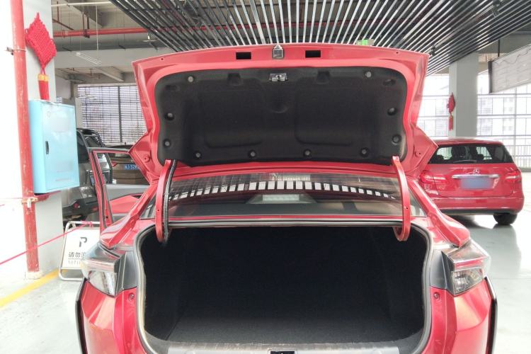 Used Dongfeng Aeolus Yixuan 2021 230T Automatic Hunter Edition Trunk