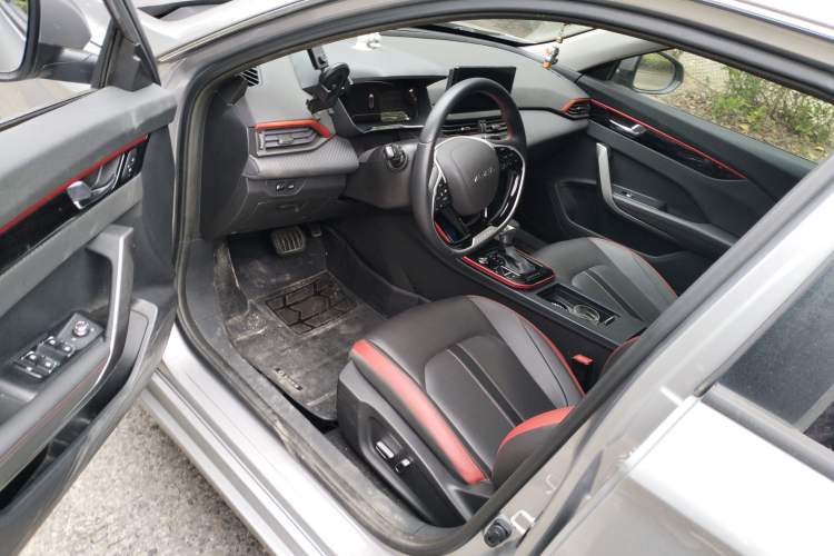 Used Dongfeng Aeolus Yixuan 2021 230T Automatic Dream-Chasing Edition Driver Seat