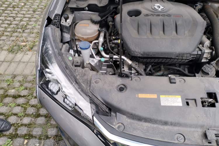 Used Dongfeng Aeolus Yixuan 2021 230T Automatic Dream-Chasing Edition Engine Bay Right