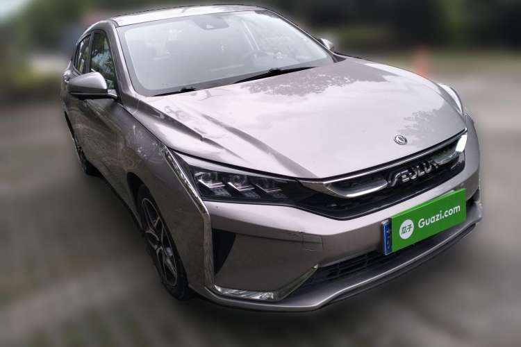 Used Dongfeng Aeolus Yixuan 2021 230T Automatic Dream-Chasing Edition Front Right 45 Deg