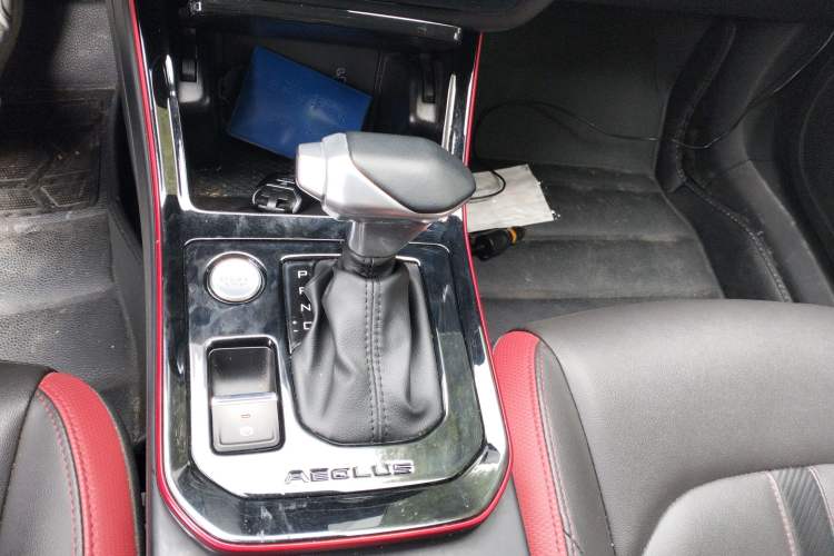 Used Dongfeng Aeolus Yixuan 2021 230T Automatic Dream-Chasing Edition Gear Lever
