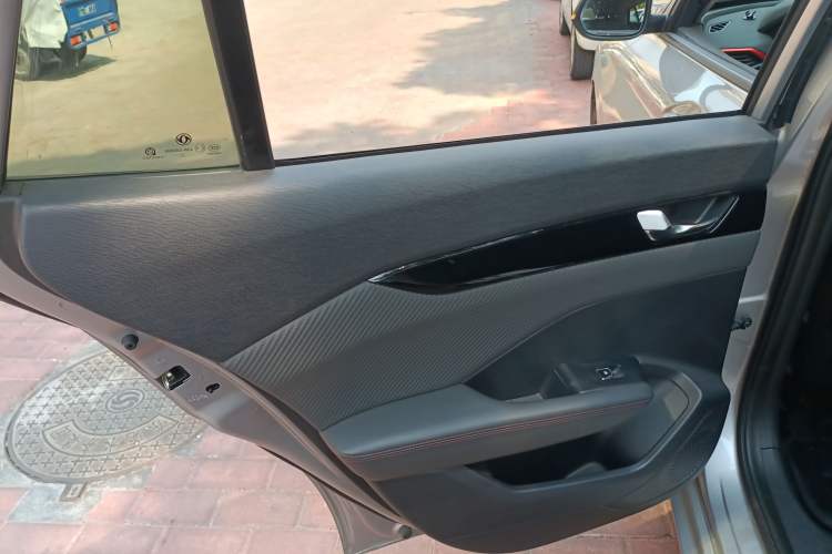 Used Dongfeng Aeolus Yixuan 2021 230T Automatic Glory Edition Left Rear Door Interior