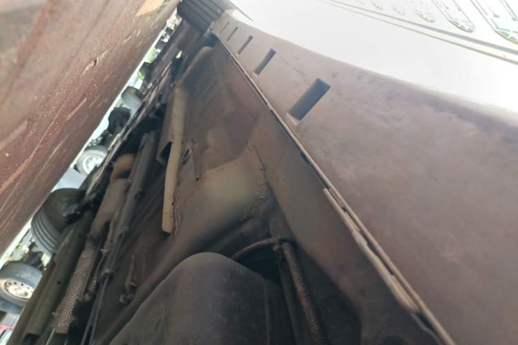 Used Dongfeng Aeolus Yixuan 2021 230T Automatic Glory Edition Left Side Sill