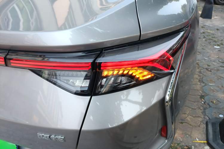 Used Dongfeng Aeolus Yixuan 2021 230T Automatic Glory Edition Right Rear Taillight