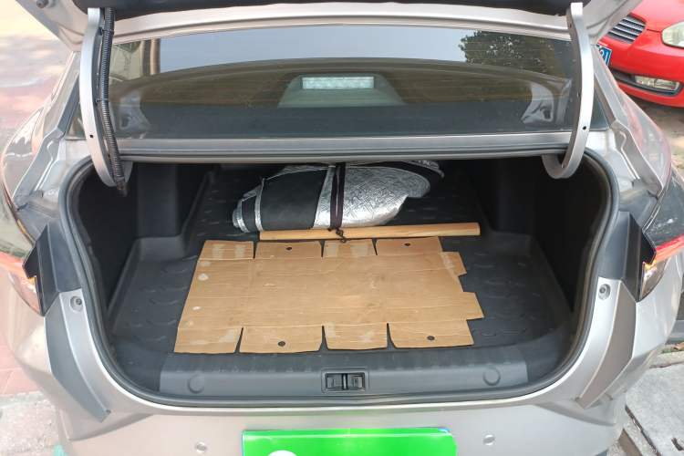 Used Dongfeng Aeolus Yixuan 2021 230T Automatic Glory Edition Trunk