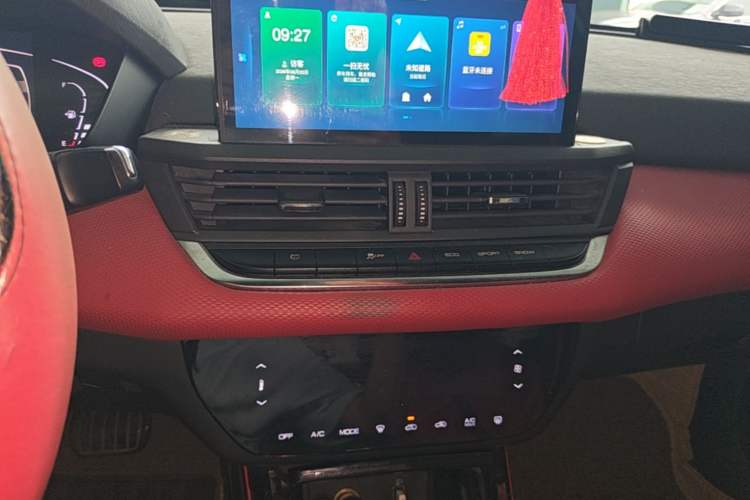 Used Dongfeng Aeolus Yixuan 2021 230T Automatic Zuiying Knight Edition Audio And AC Panel
