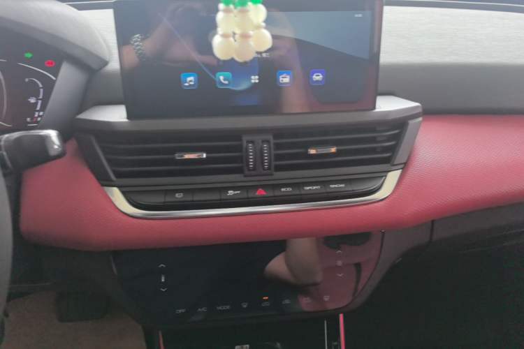 Used Dongfeng Aeolus Yixuan 2021 230T Automatic Zuiying Knight Edition Audio And AC Panel