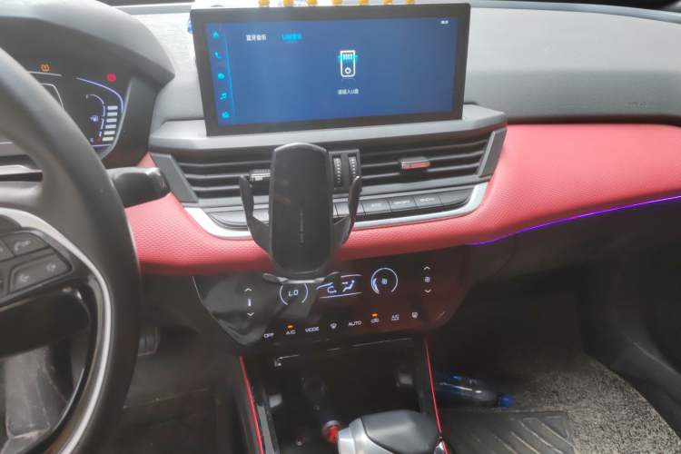 Used Dongfeng Aeolus Yixuan 2021 230T Automatic Dream-Chasing Rider Edition Audio And AC Panel