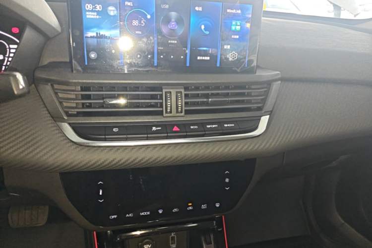 Used Dongfeng Aeolus Yixuan 2021 230T Automatic Zuiqing Edition Audio And AC Panel